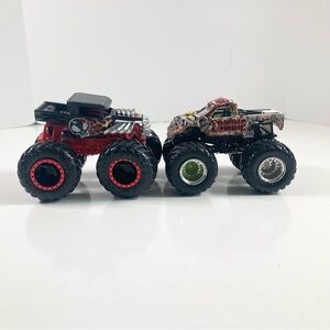 Hot Wheels Monster Jam 4x4 Trucks Bone Shaker Zombie 1:64